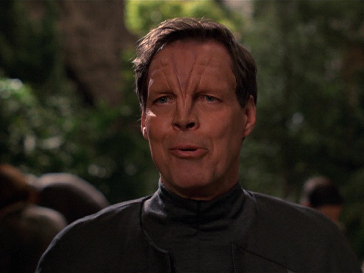 extant_StarTrek_VOY_7x22-NaturalLaw_3052.jpg