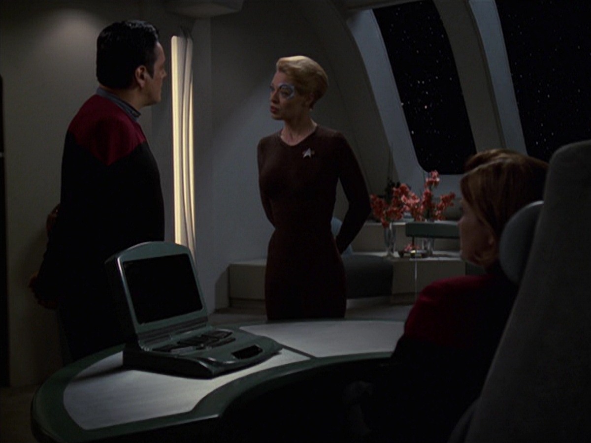 extant_StarTrek_VOY_7x22-NaturalLaw_3096.jpg