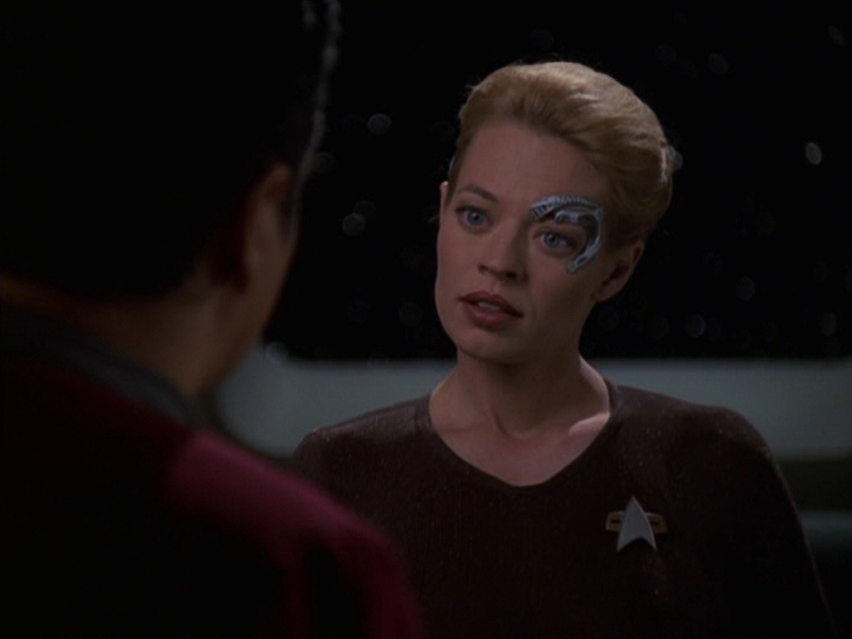 extant_StarTrek_VOY_7x22-NaturalLaw_3107.jpg