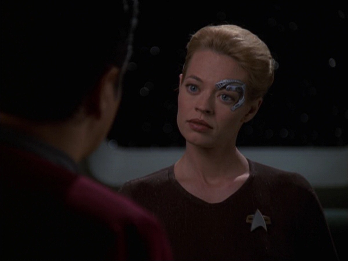 extant_StarTrek_VOY_7x22-NaturalLaw_3108.jpg