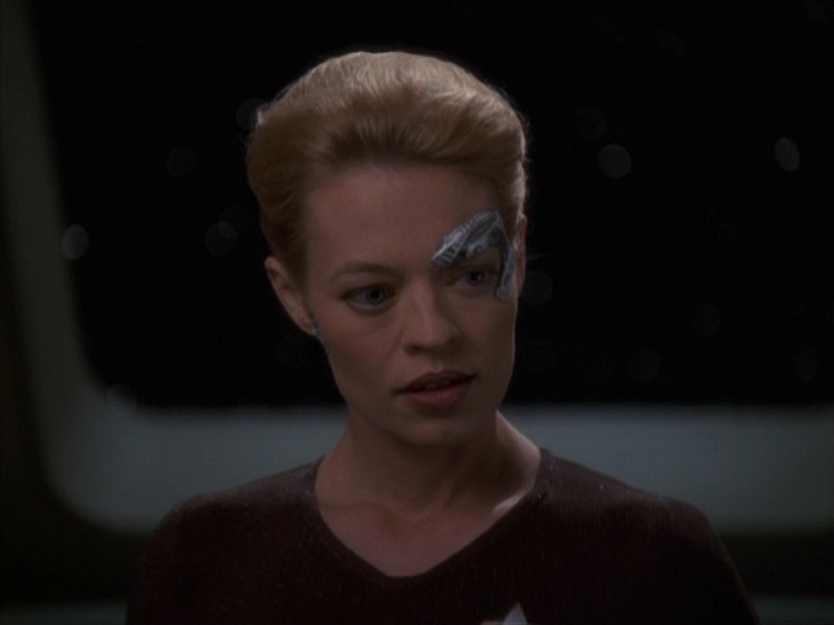 extant_StarTrek_VOY_7x22-NaturalLaw_3125.jpg