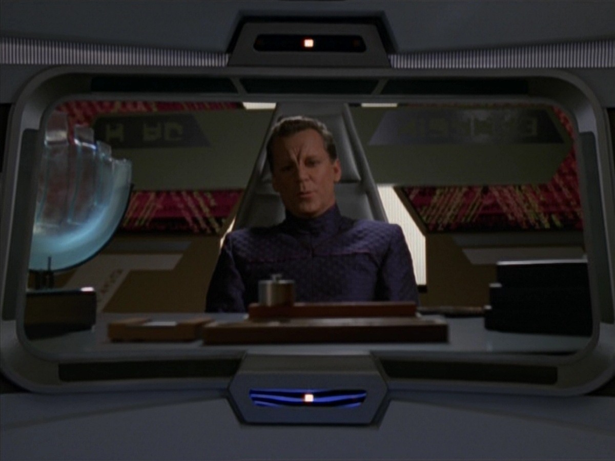 extant_StarTrek_VOY_7x22-NaturalLaw_3155.jpg