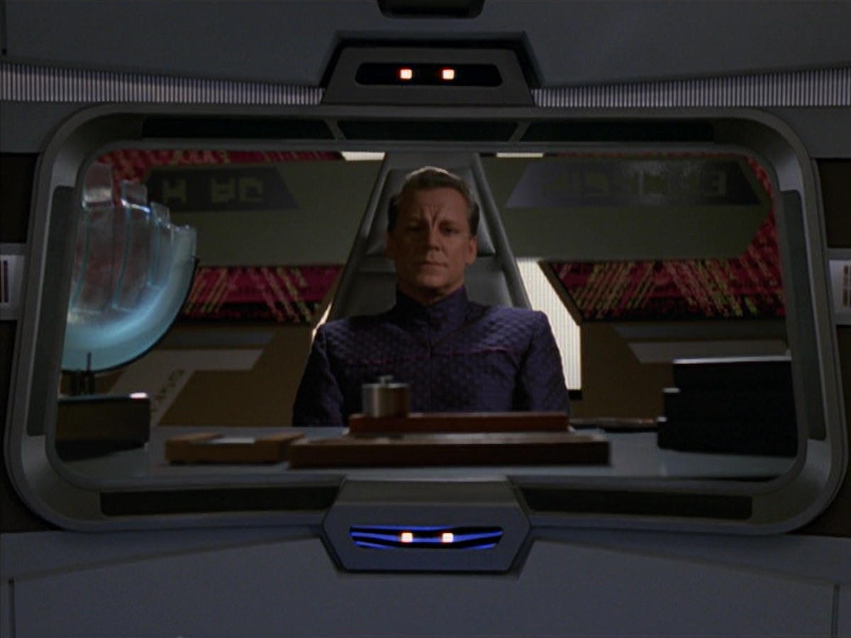 extant_StarTrek_VOY_7x22-NaturalLaw_3168.jpg