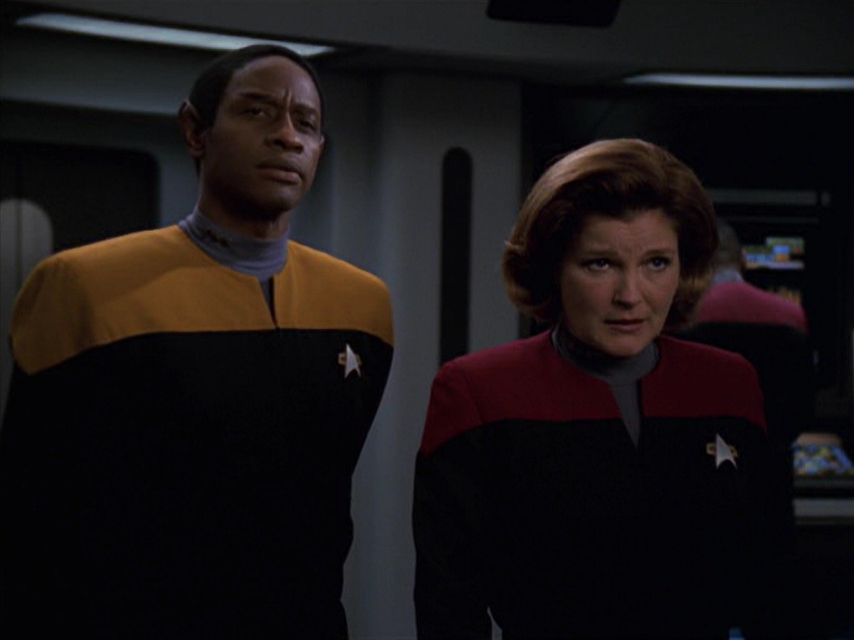 extant_StarTrek_VOY_7x22-NaturalLaw_3182.jpg