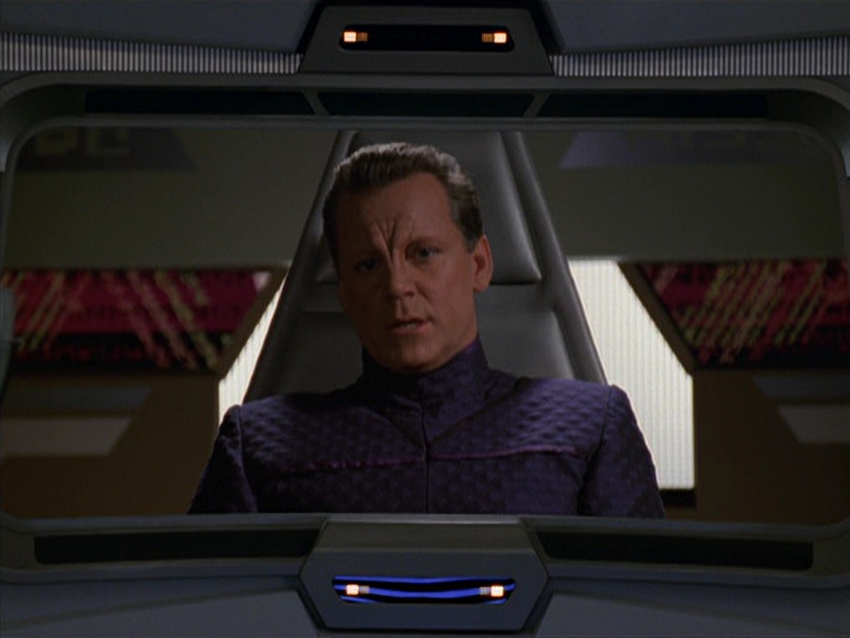 extant_StarTrek_VOY_7x22-NaturalLaw_3186.jpg