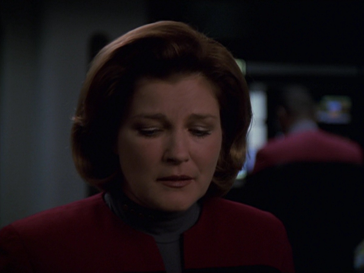 extant_StarTrek_VOY_7x22-NaturalLaw_3201.jpg