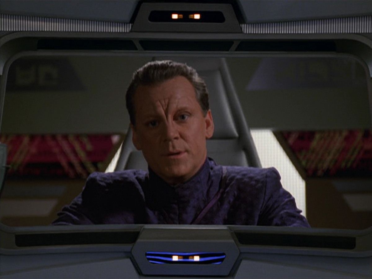 extant_StarTrek_VOY_7x22-NaturalLaw_3217.jpg