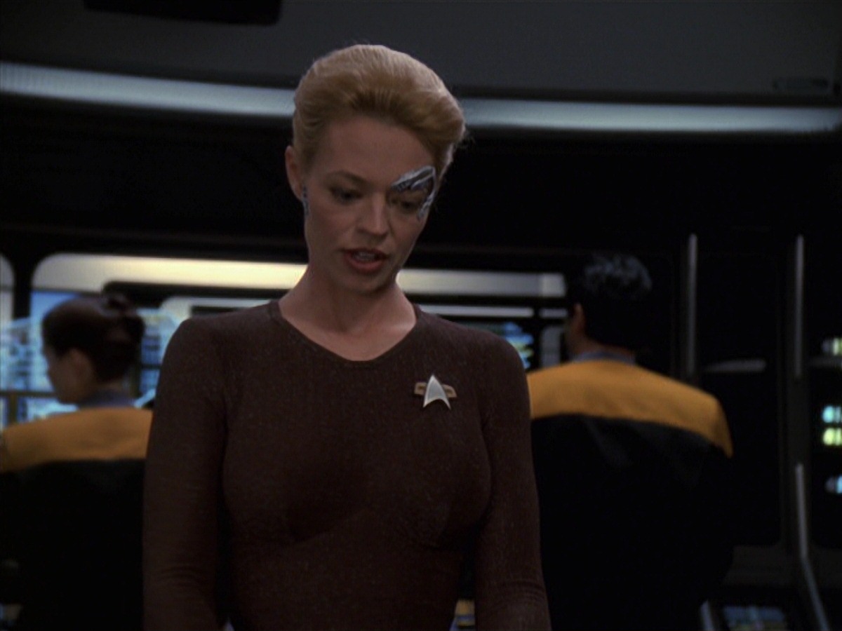 extant_StarTrek_VOY_7x22-NaturalLaw_3247.jpg