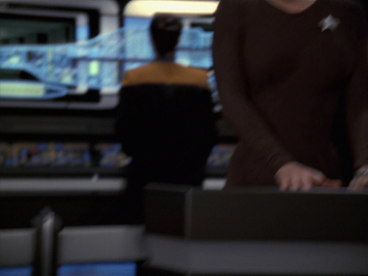extant_StarTrek_VOY_7x22-NaturalLaw_3249.jpg