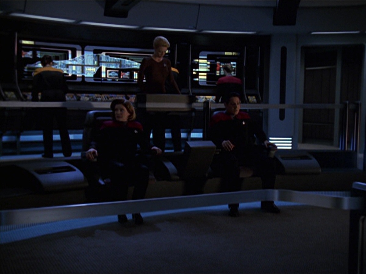 extant_StarTrek_VOY_7x22-NaturalLaw_3268.jpg