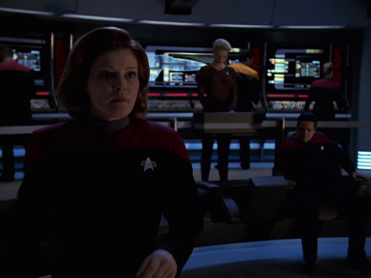 extant_StarTrek_VOY_7x22-NaturalLaw_3272.jpg