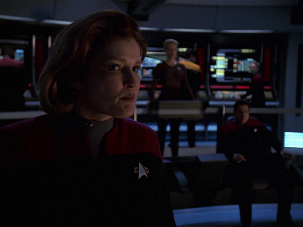 extant_StarTrek_VOY_7x22-NaturalLaw_3282.jpg
