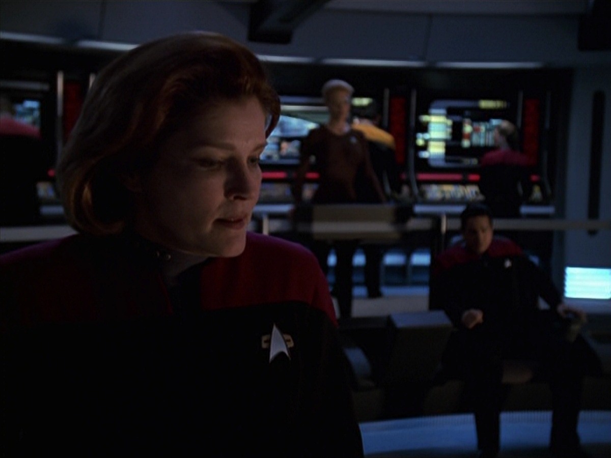 extant_StarTrek_VOY_7x22-NaturalLaw_3303.jpg