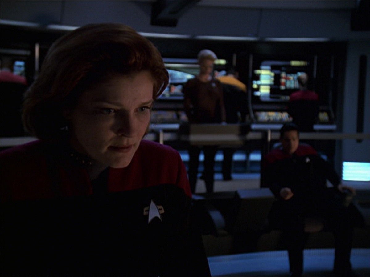extant_StarTrek_VOY_7x22-NaturalLaw_3307.jpg