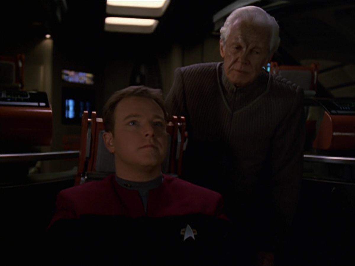 extant_StarTrek_VOY_7x22-NaturalLaw_3325.jpg