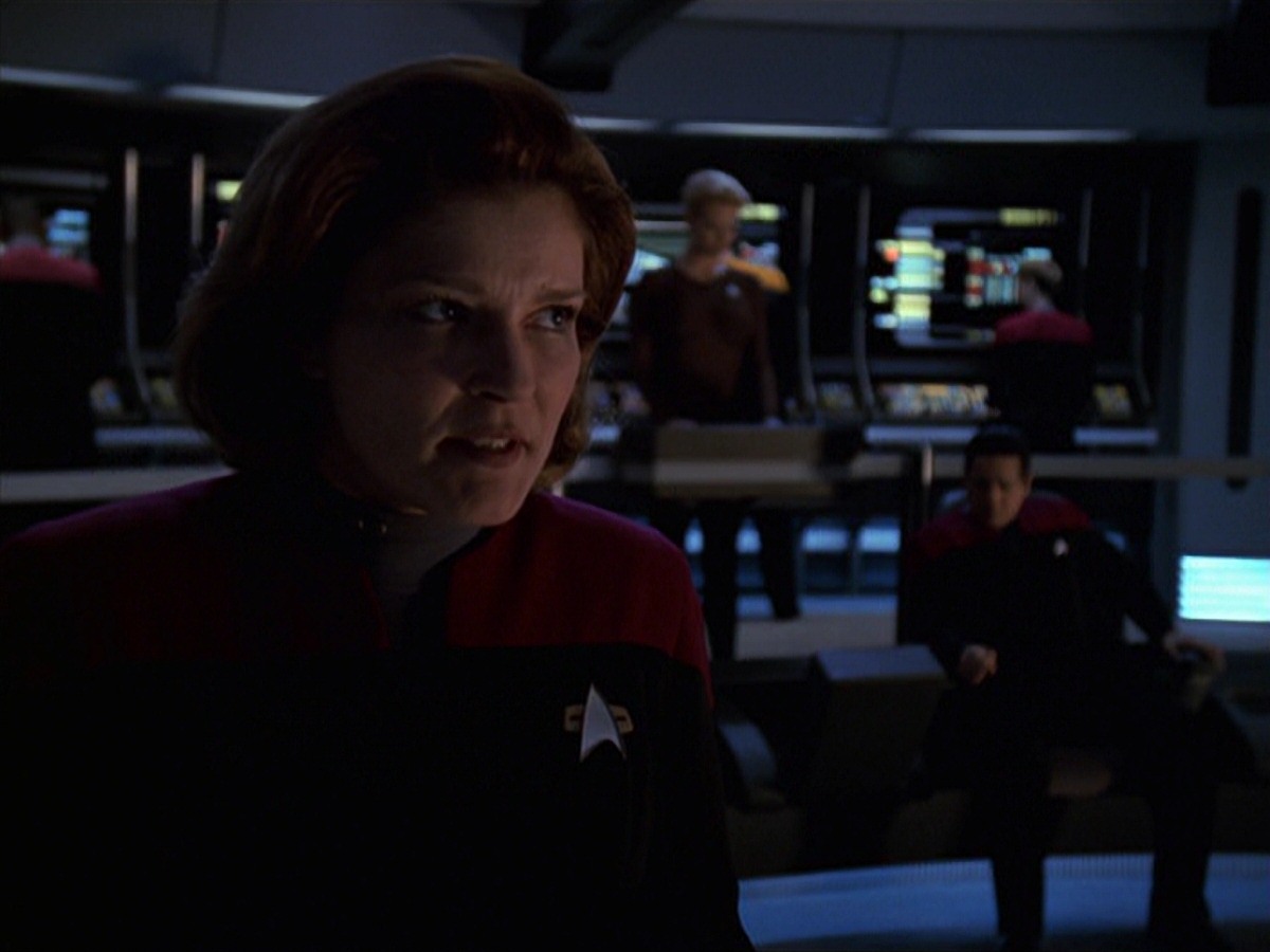 extant_StarTrek_VOY_7x22-NaturalLaw_3334.jpg
