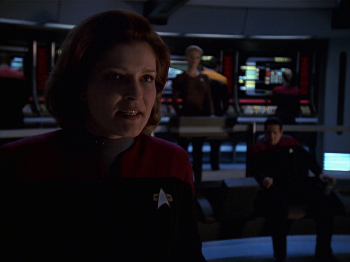 extant_StarTrek_VOY_7x22-NaturalLaw_3338.jpg