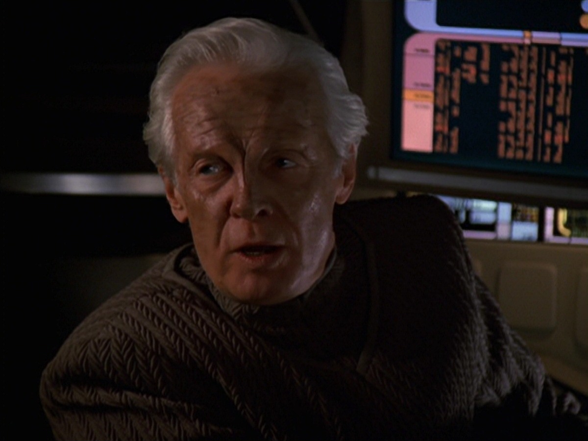 extant_StarTrek_VOY_7x22-NaturalLaw_3363.jpg
