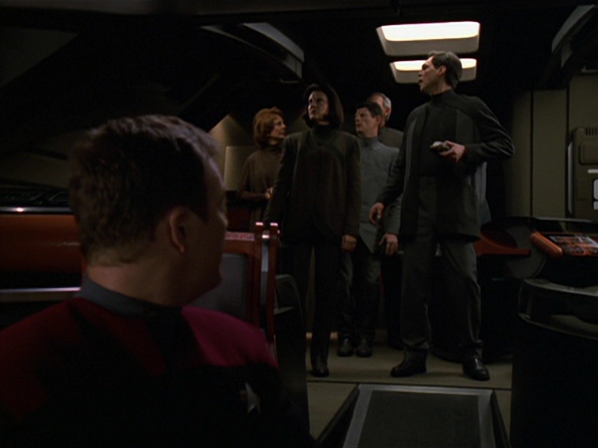 extant_StarTrek_VOY_7x22-NaturalLaw_3401.jpg