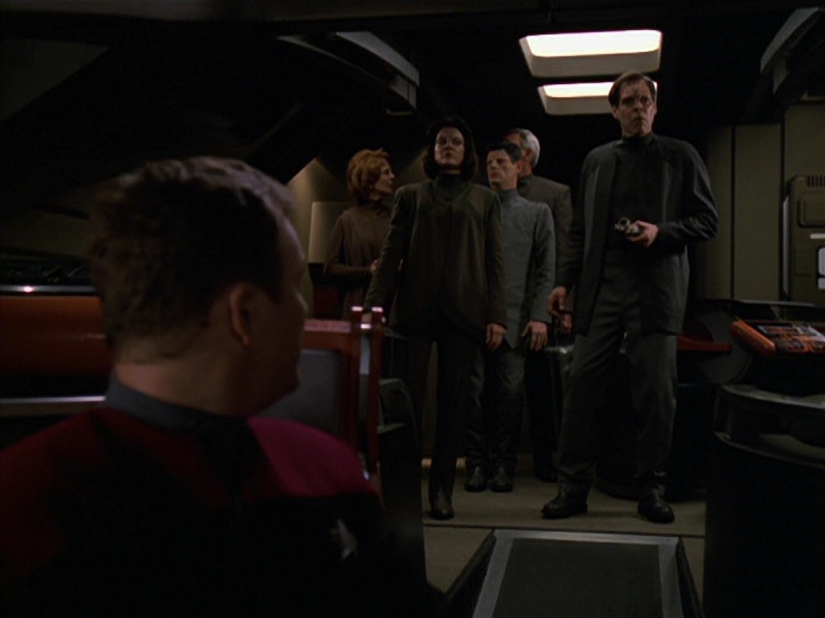 extant_StarTrek_VOY_7x22-NaturalLaw_3402.jpg