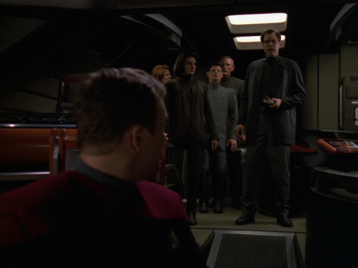 extant_StarTrek_VOY_7x22-NaturalLaw_3403.jpg