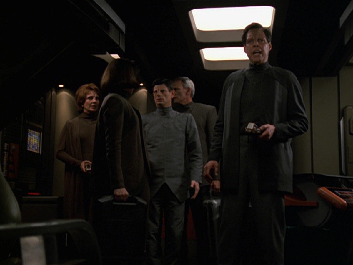 extant_StarTrek_VOY_7x22-NaturalLaw_3408.jpg