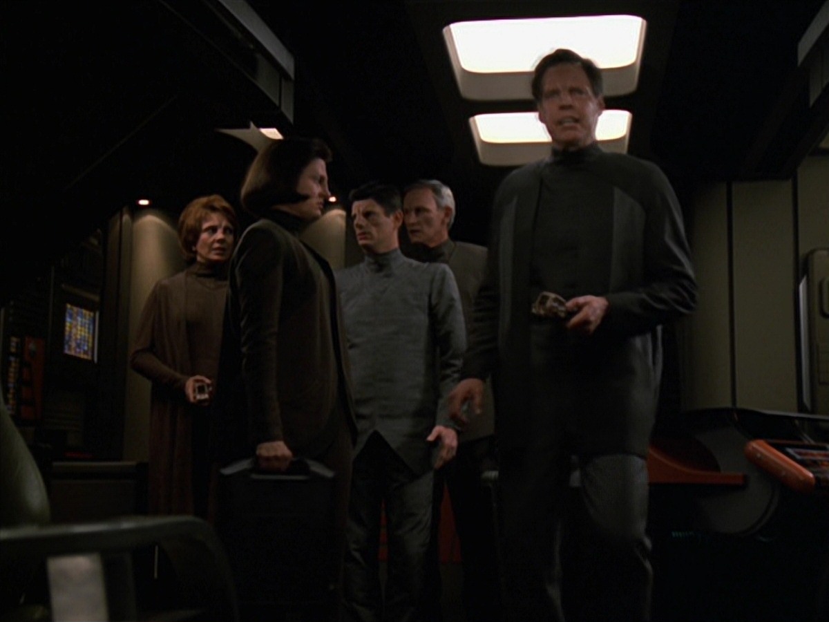 extant_StarTrek_VOY_7x22-NaturalLaw_3409.jpg