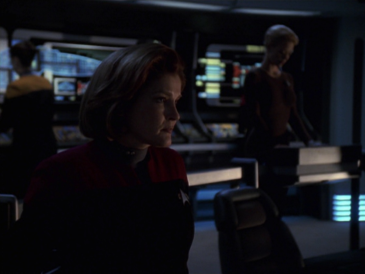 extant_StarTrek_VOY_7x22-NaturalLaw_3433.jpg