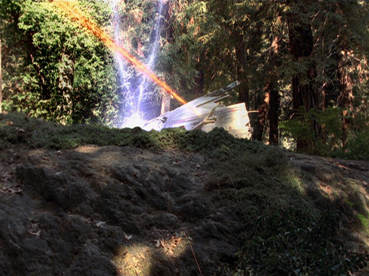 extant_StarTrek_VOY_7x22-NaturalLaw_3459.jpg