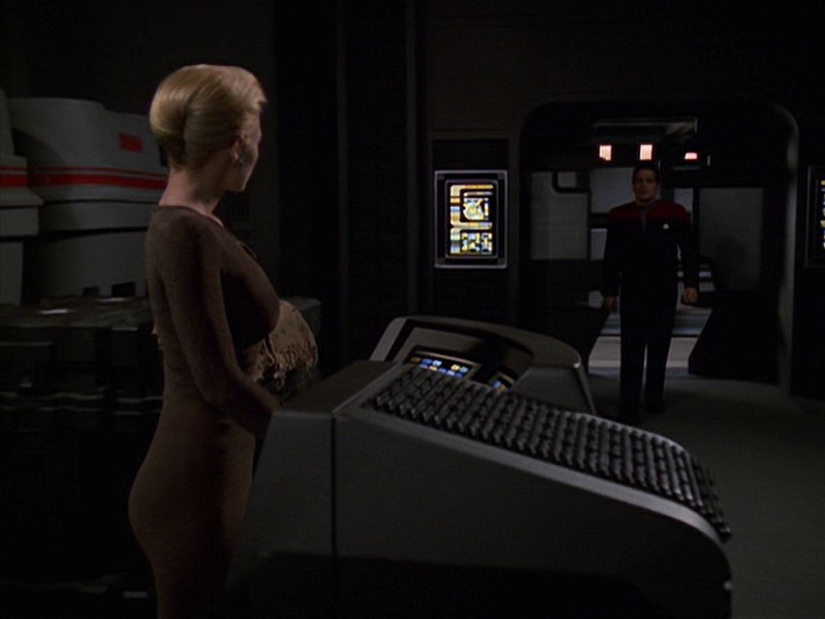 extant_StarTrek_VOY_7x22-NaturalLaw_3480.jpg