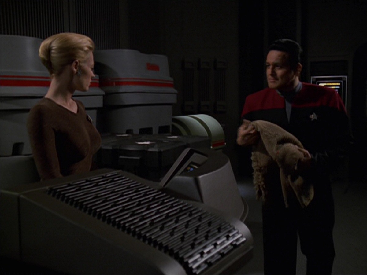 extant_StarTrek_VOY_7x22-NaturalLaw_3489.jpg