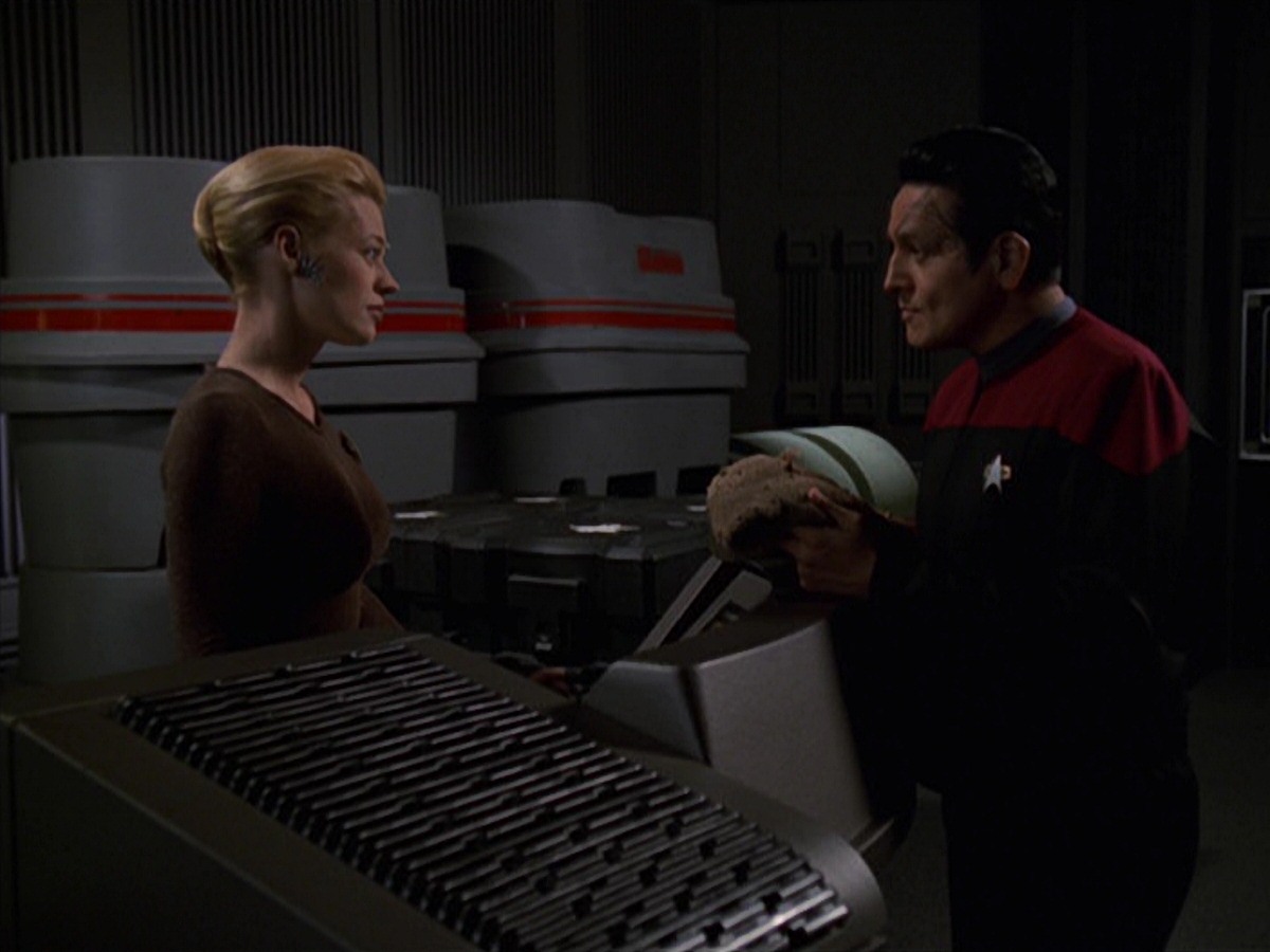 extant_StarTrek_VOY_7x22-NaturalLaw_3496.jpg