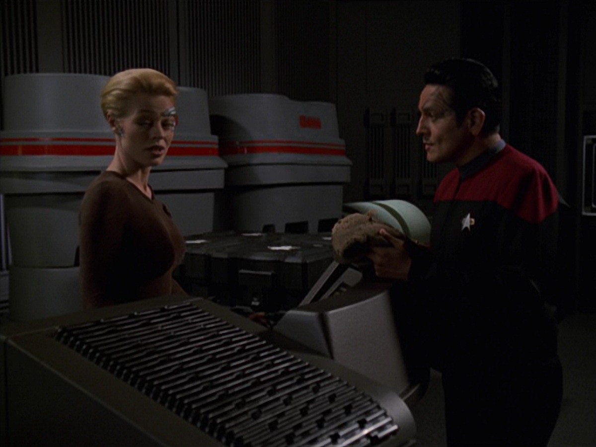 extant_StarTrek_VOY_7x22-NaturalLaw_3497.jpg