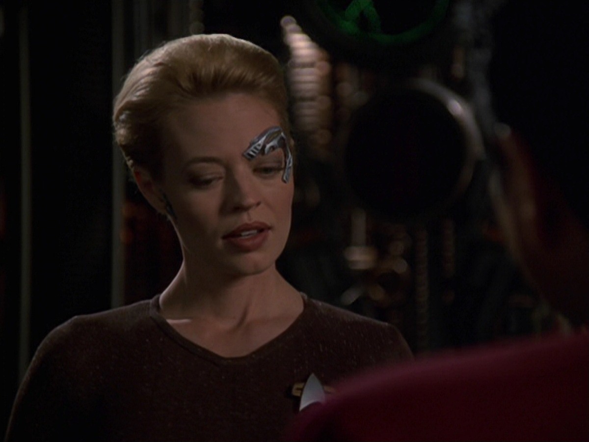 extant_StarTrek_VOY_7x22-NaturalLaw_3528.jpg