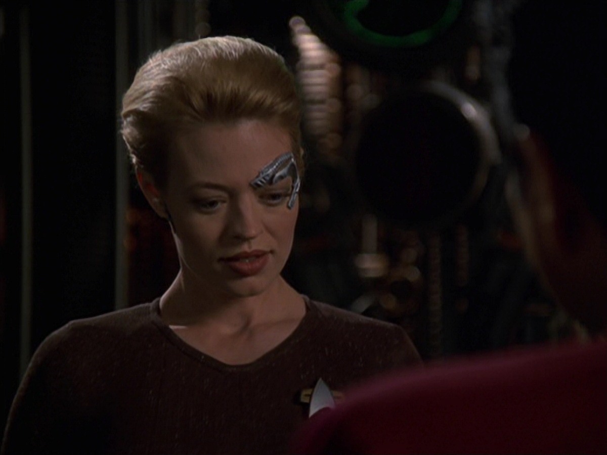 extant_StarTrek_VOY_7x22-NaturalLaw_3530.jpg