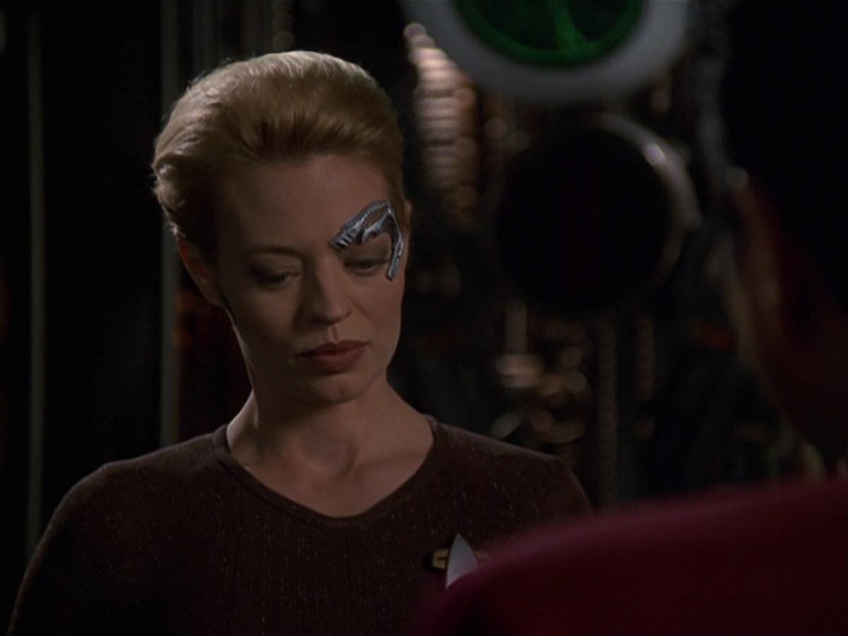 extant_StarTrek_VOY_7x22-NaturalLaw_3532.jpg