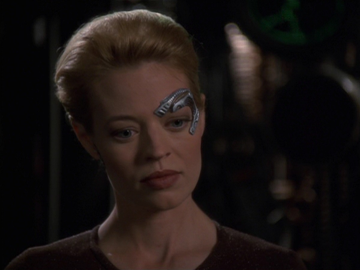 extant_StarTrek_VOY_7x22-NaturalLaw_3557.jpg
