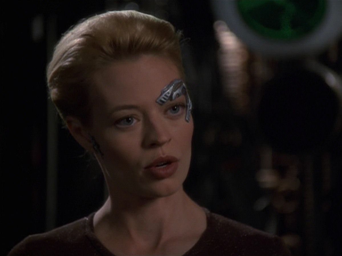 extant_StarTrek_VOY_7x22-NaturalLaw_3559.jpg