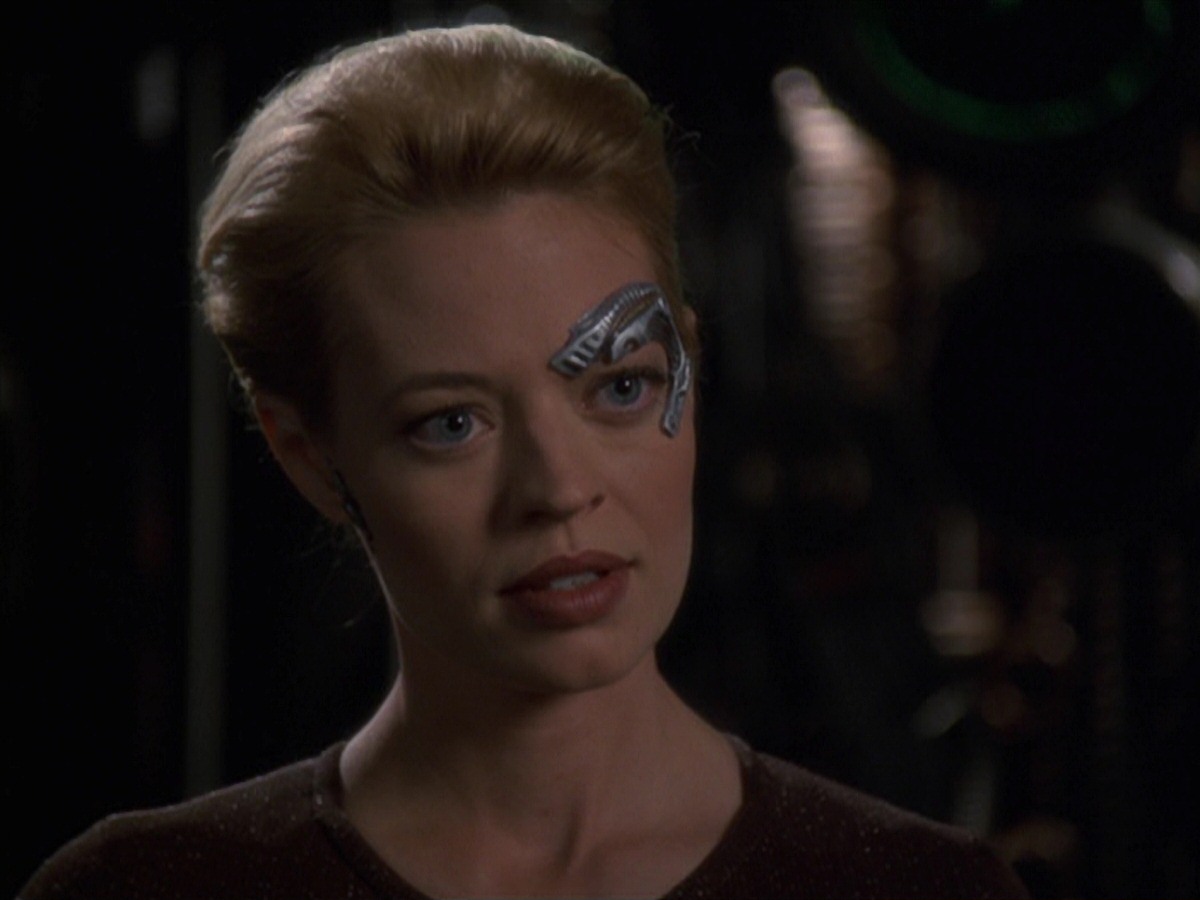 extant_StarTrek_VOY_7x22-NaturalLaw_3566.jpg