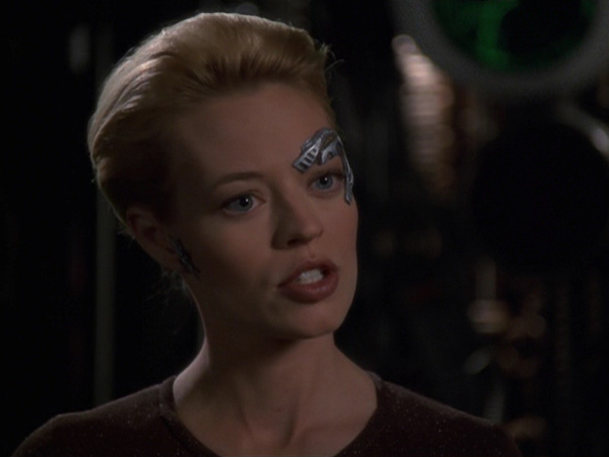 extant_StarTrek_VOY_7x22-NaturalLaw_3567.jpg