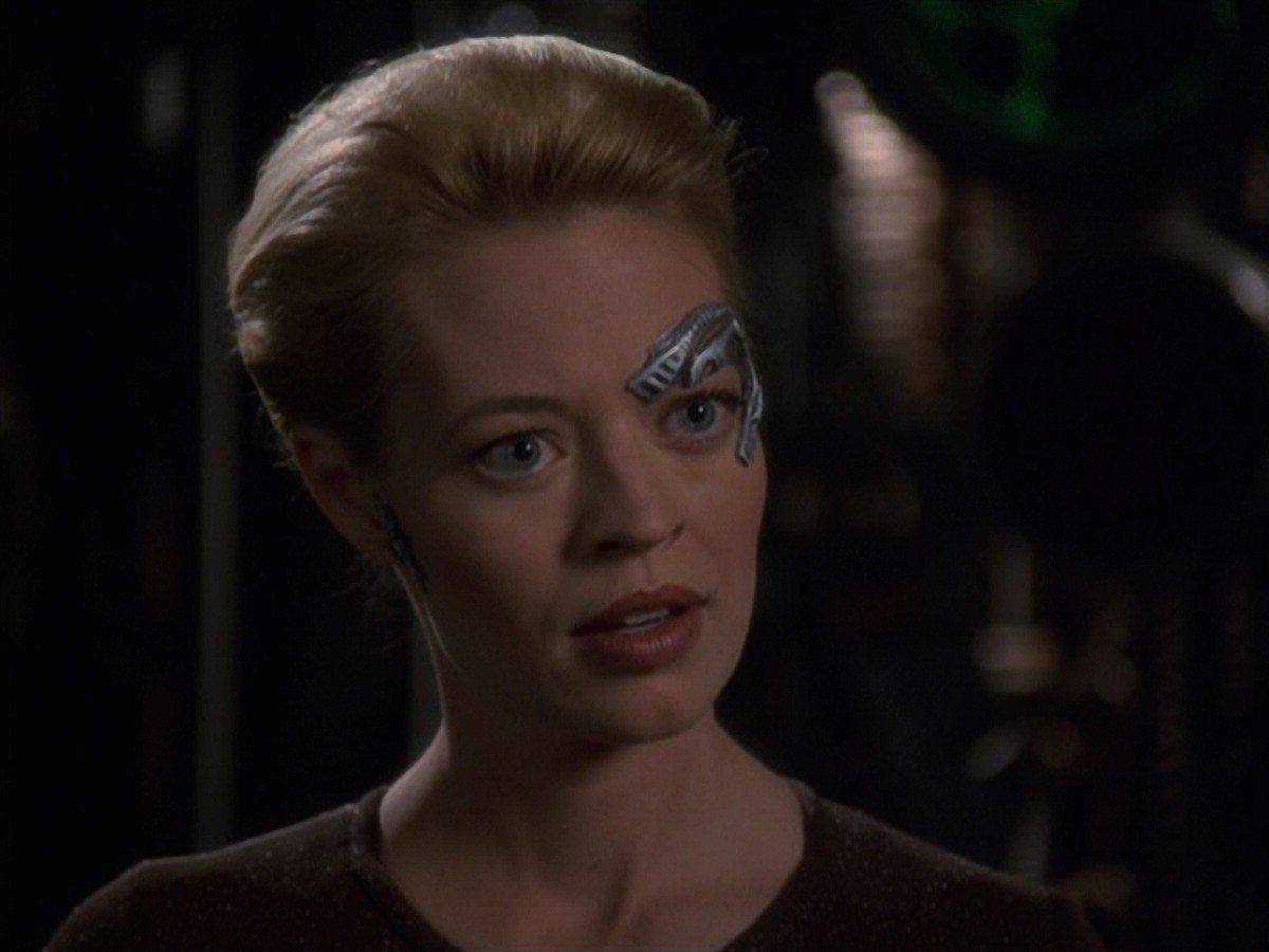 extant_StarTrek_VOY_7x22-NaturalLaw_3573.jpg