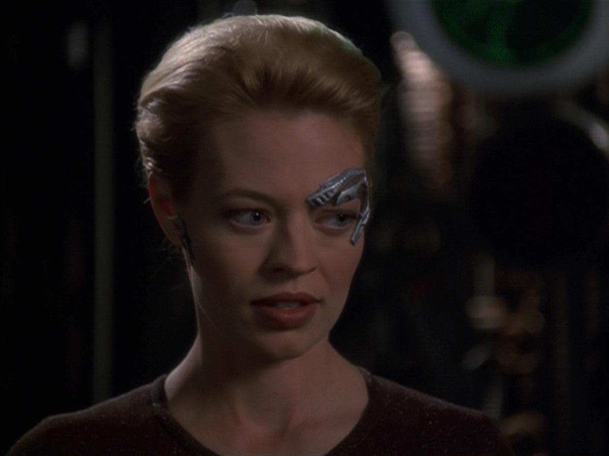 extant_StarTrek_VOY_7x22-NaturalLaw_3589.jpg