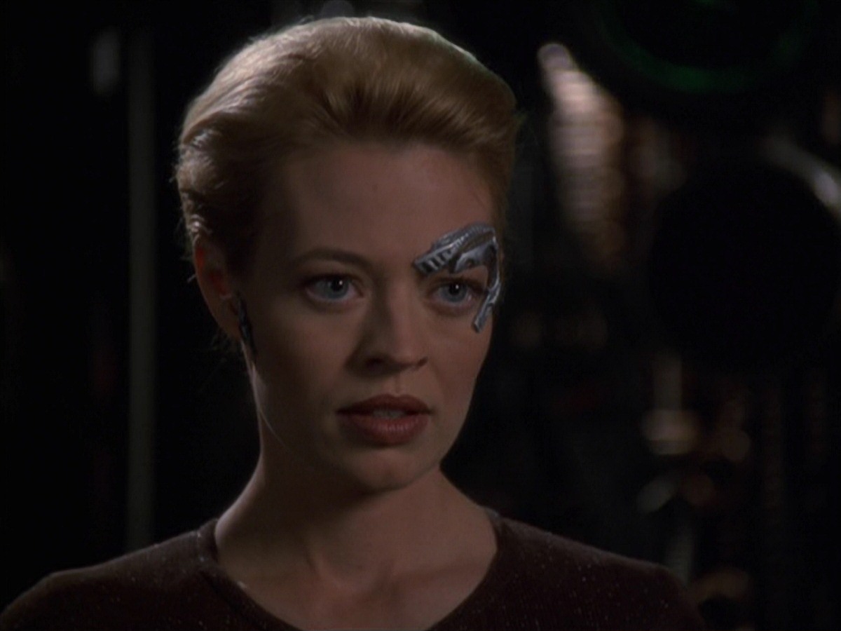 extant_StarTrek_VOY_7x22-NaturalLaw_3592.jpg
