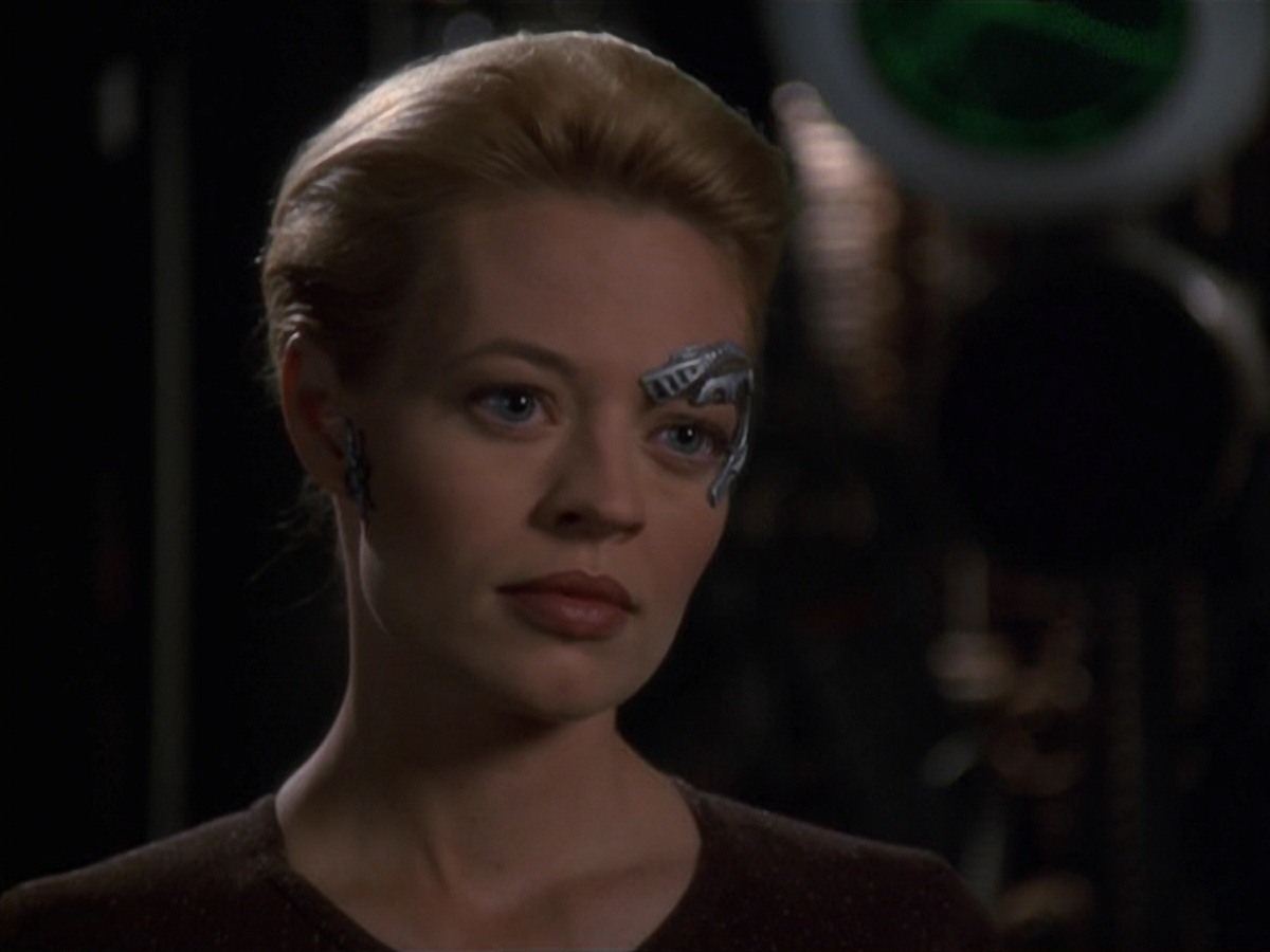 extant_StarTrek_VOY_7x22-NaturalLaw_3606.jpg