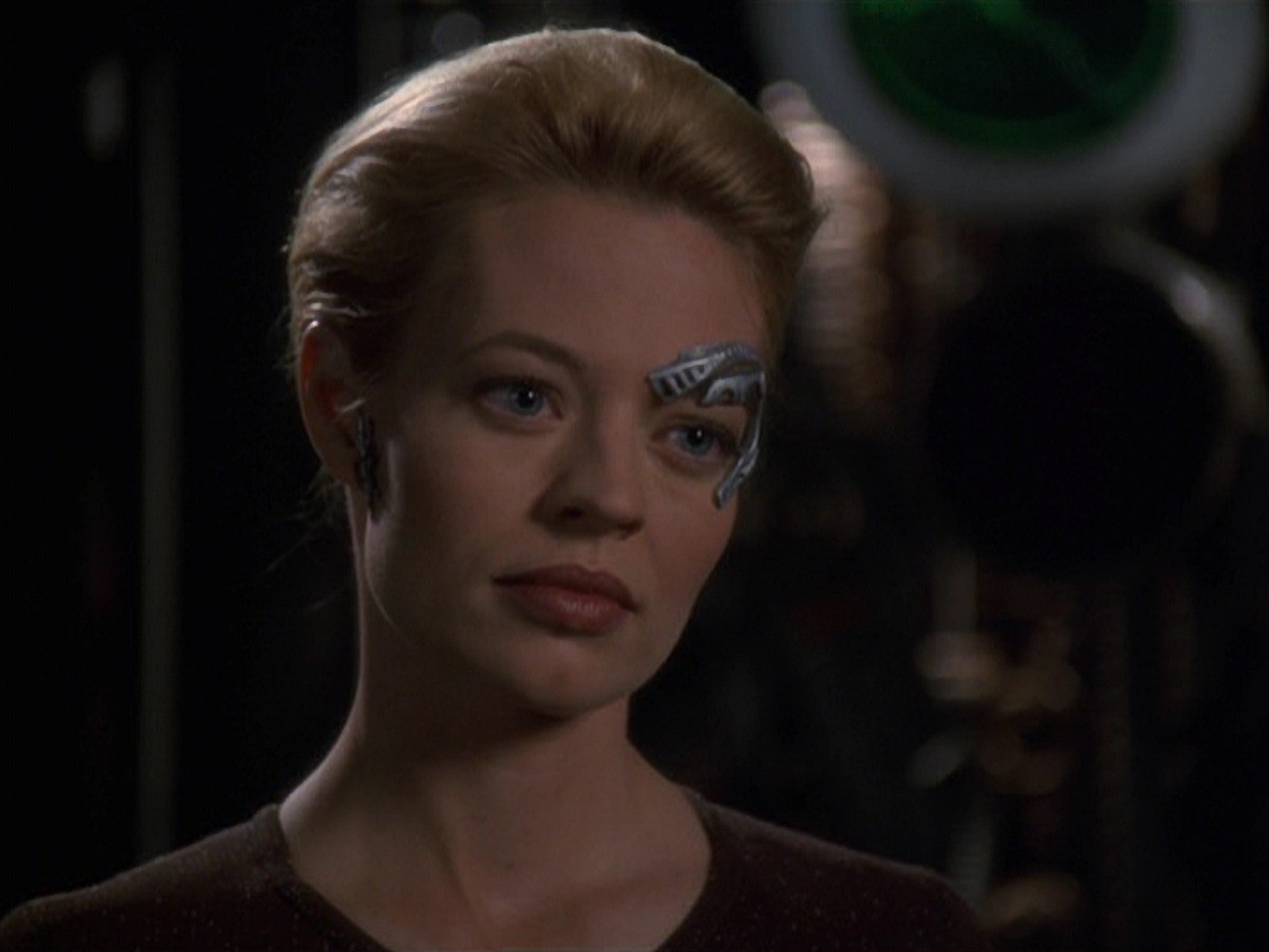 extant_StarTrek_VOY_7x22-NaturalLaw_3609.jpg