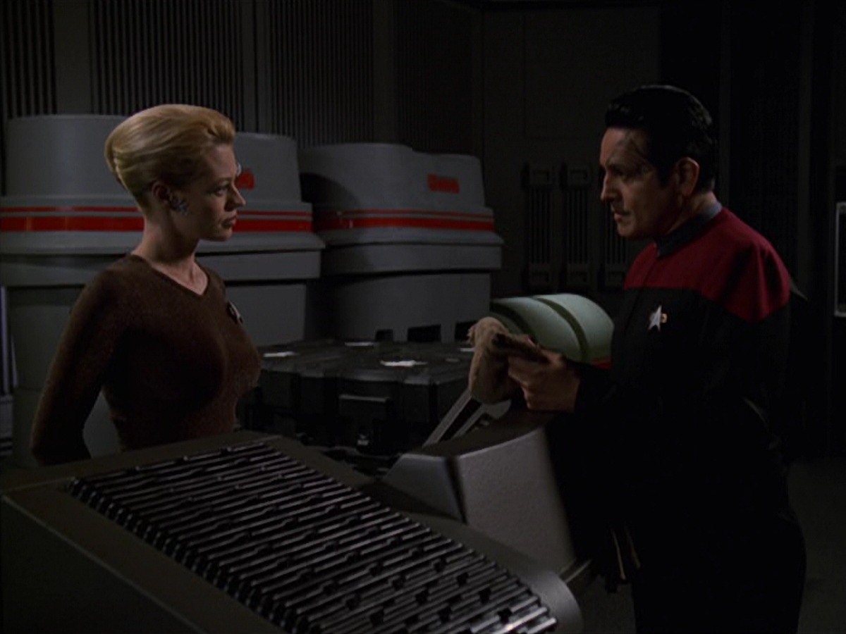 extant_StarTrek_VOY_7x22-NaturalLaw_3613.jpg