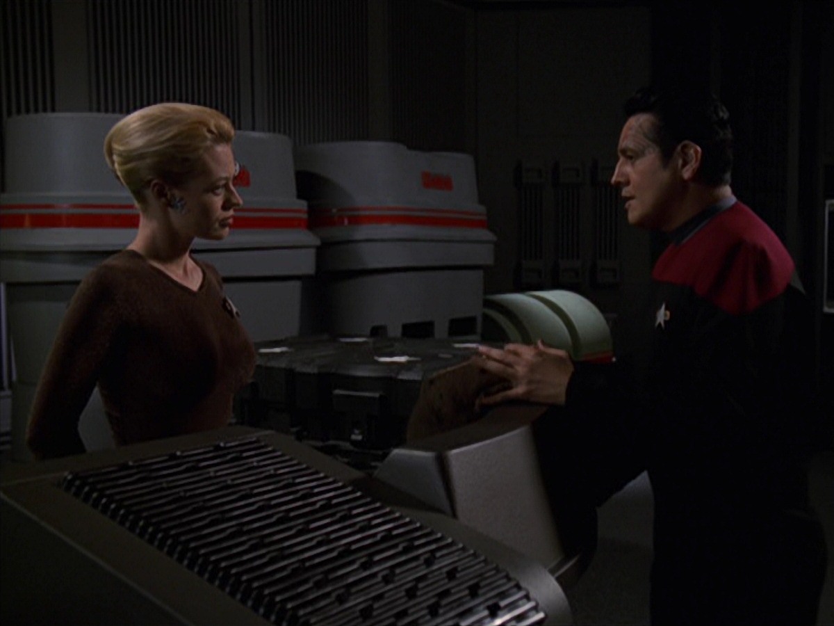 extant_StarTrek_VOY_7x22-NaturalLaw_3621.jpg