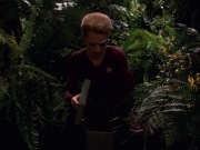 extant_StarTrek_VOY_7x22-NaturalLaw_0788.jpg