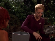 extant_StarTrek_VOY_7x22-NaturalLaw_1318.jpg
