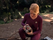 extant_StarTrek_VOY_7x22-NaturalLaw_2798.jpg